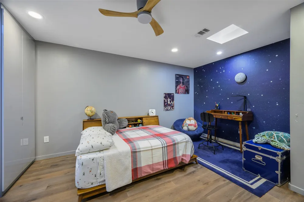 301 Lakeland Drive Highland Village, TX 75077