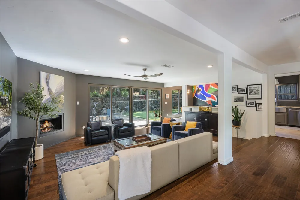 301 Lakeland Drive Highland Village, TX 75077