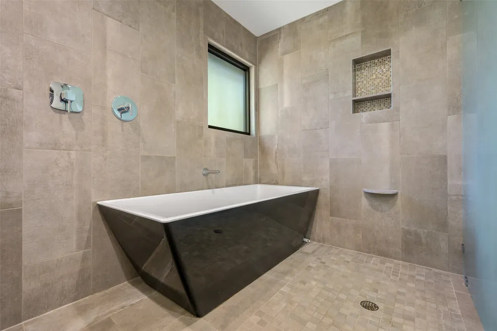 301 Lakeland Drive Highland Village, TX 75077