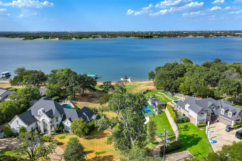 301 Lakeland Drive Highland Village, TX 75077