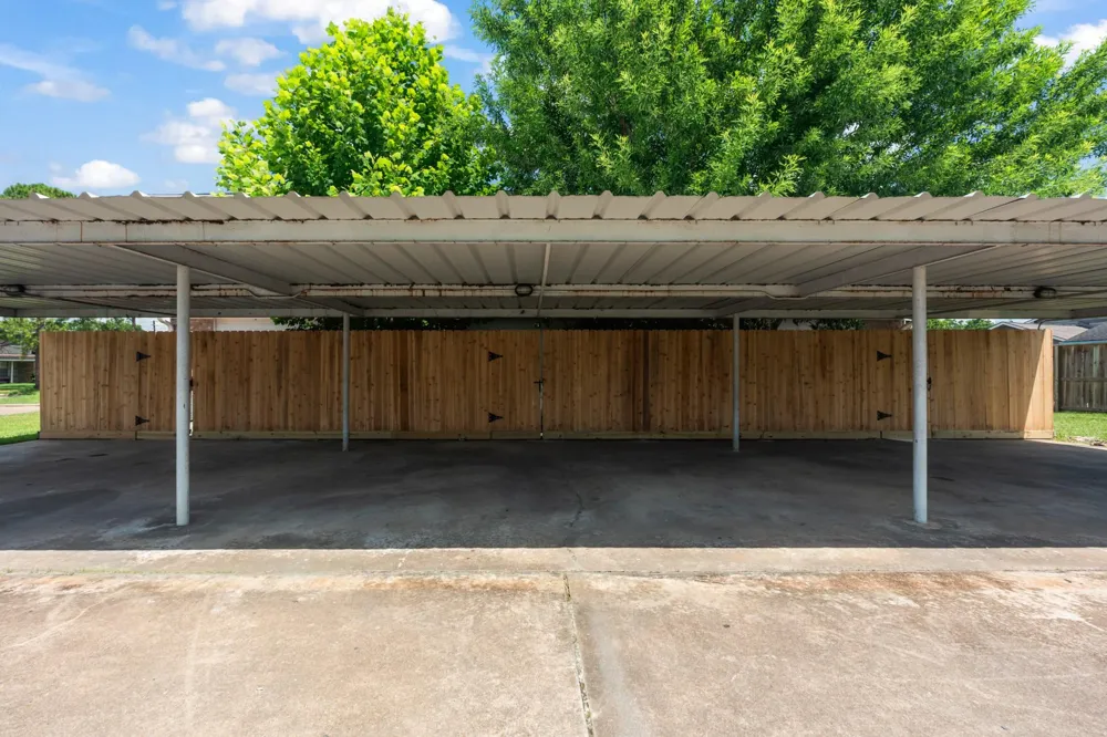 6713 Biggs Court Houston, TX 77061