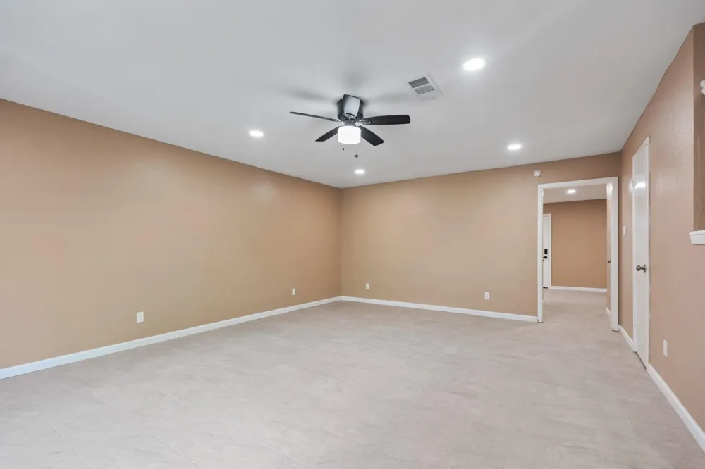 6713 Biggs Court Houston, TX 77061