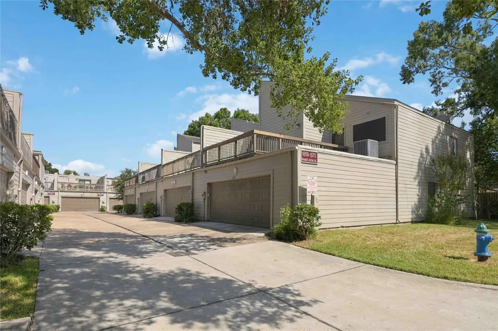 1669 Prairie Grove Drive Houston, TX 77077