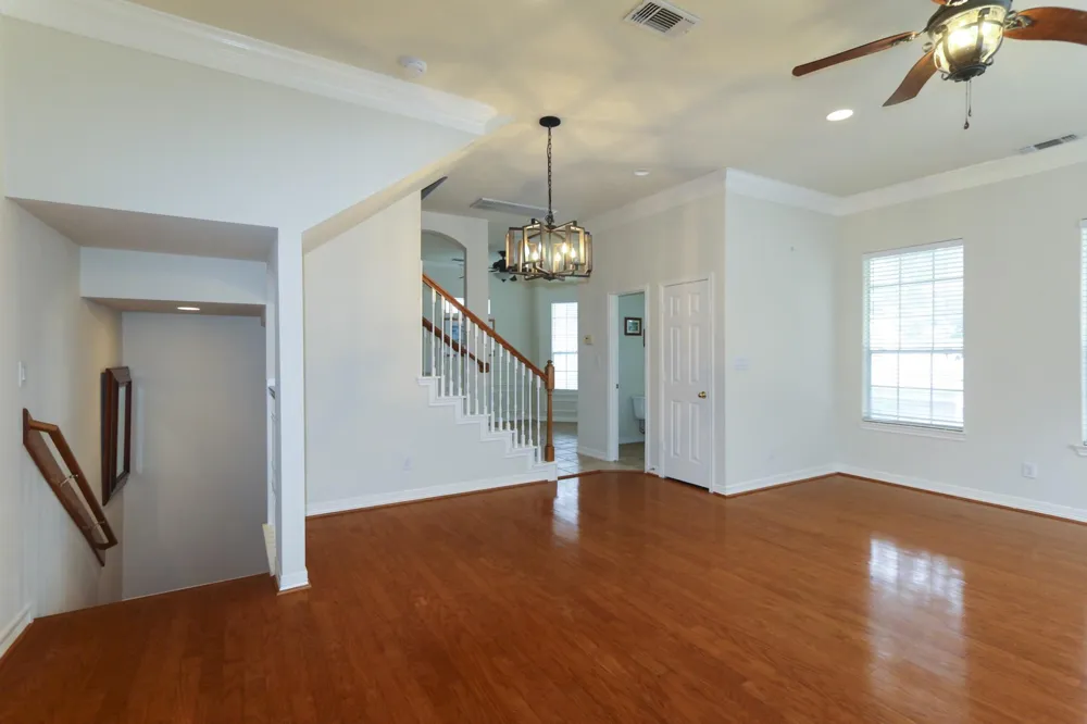 5302 Blossom Street Houston, TX 77007