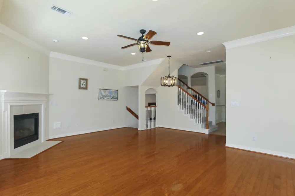 5302 Blossom Street Houston, TX 77007