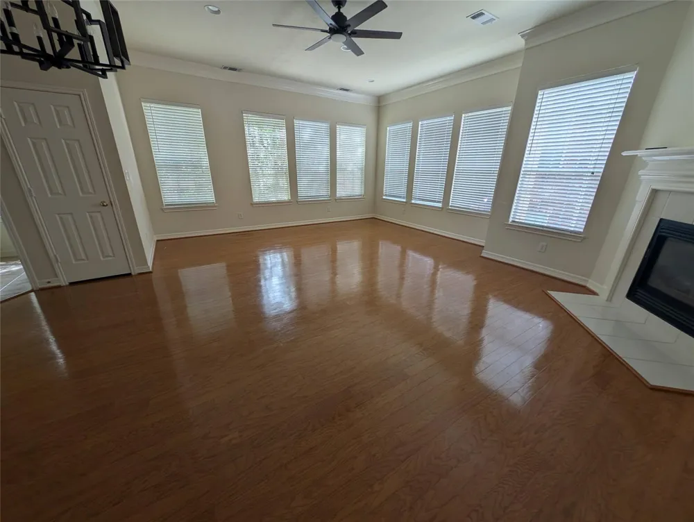 5302 Blossom Street Houston, TX 77007