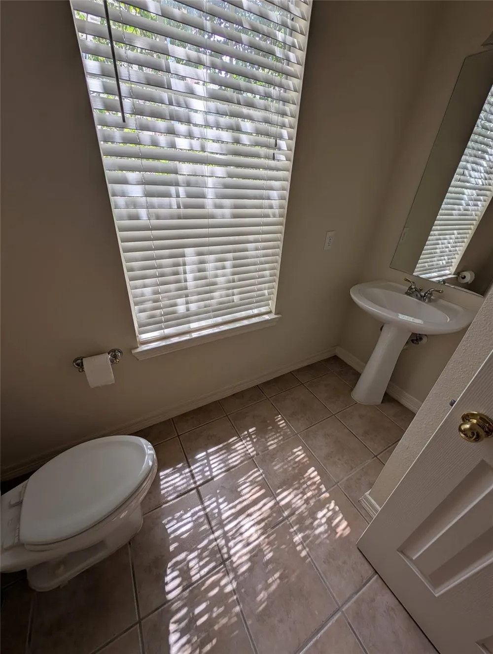 5302 Blossom Street Houston, TX 77007