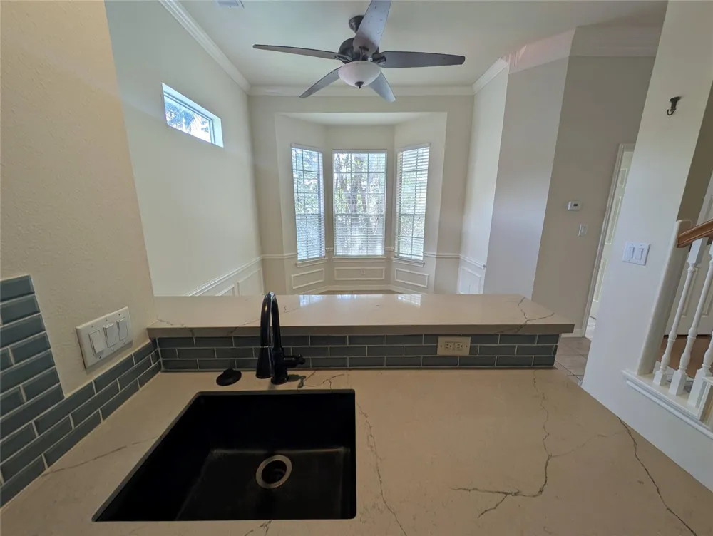5302 Blossom Street Houston, TX 77007