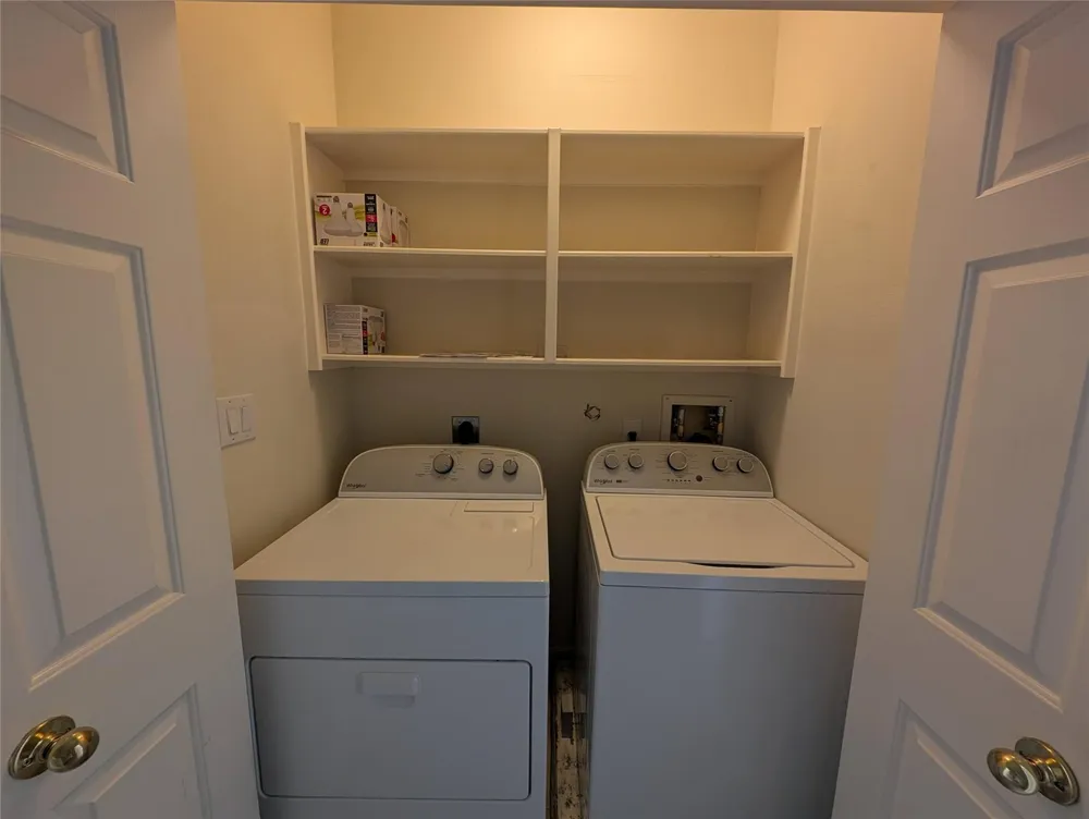 5302 Blossom Street Houston, TX 77007