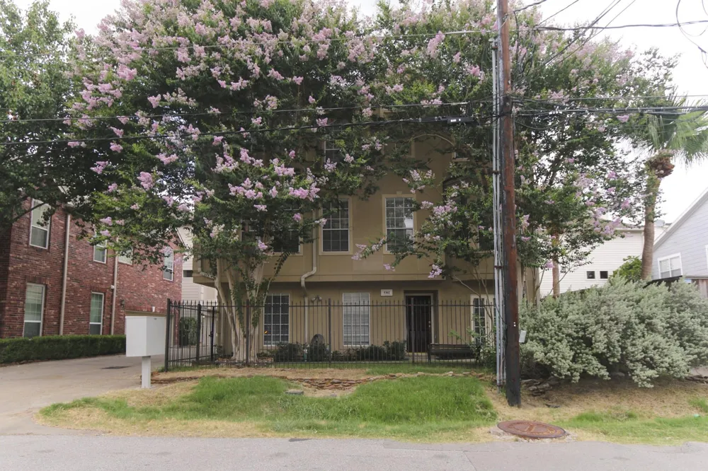 5302 Blossom Street Houston, TX 77007
