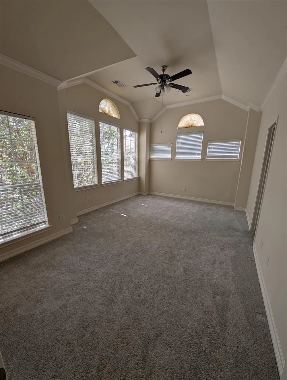 5302 Blossom Street Houston, TX 77007