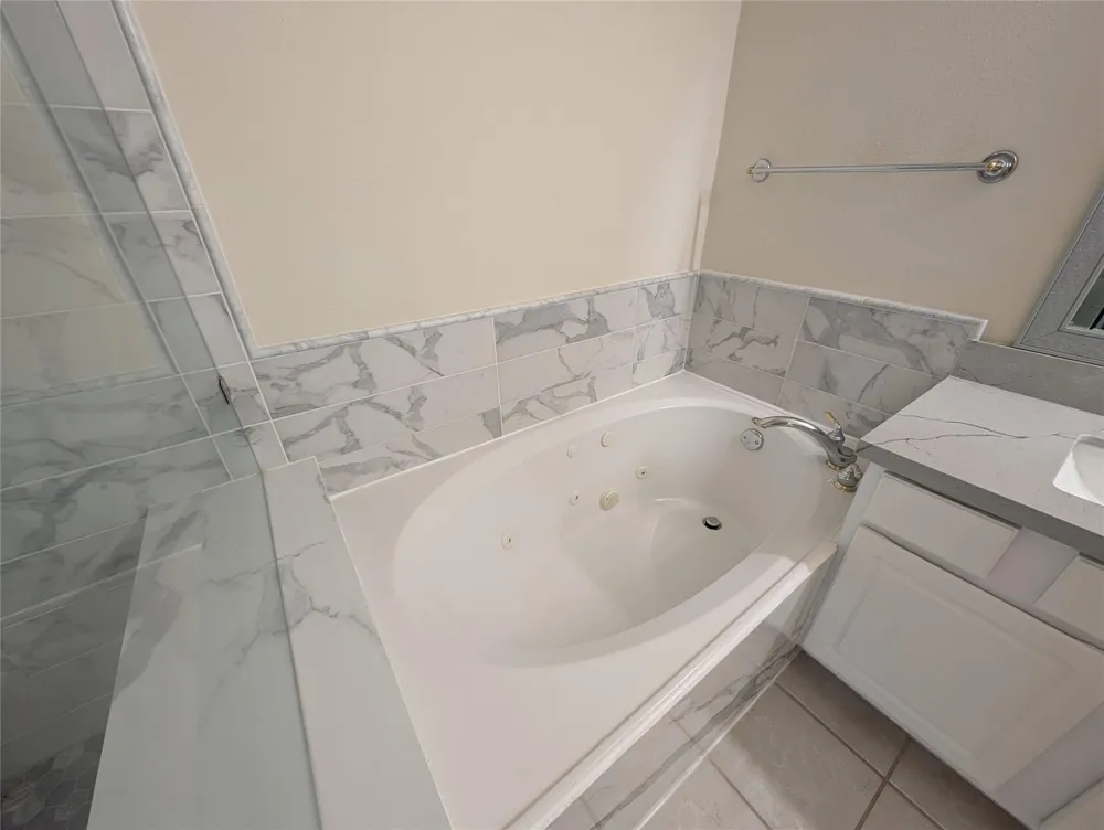 5302 Blossom Street Houston, TX 77007