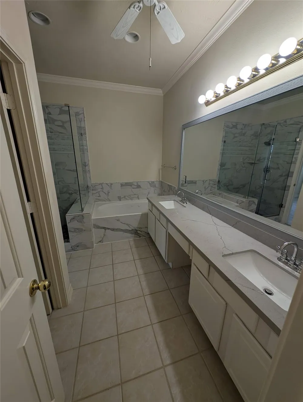 5302 Blossom Street Houston, TX 77007