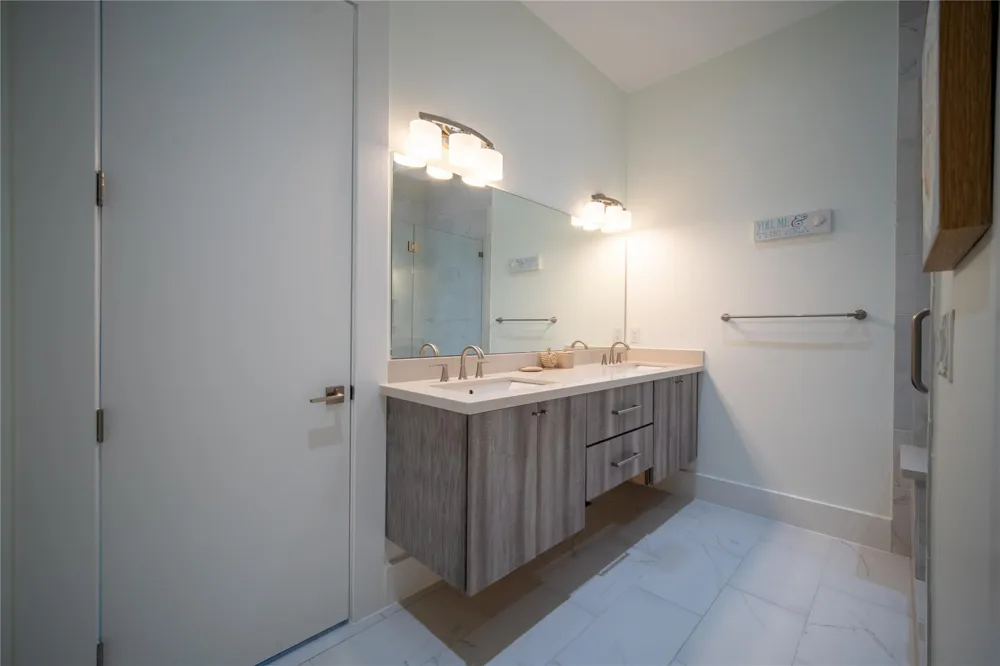 1402 County Road 230 #230 Bay City, TX 77414