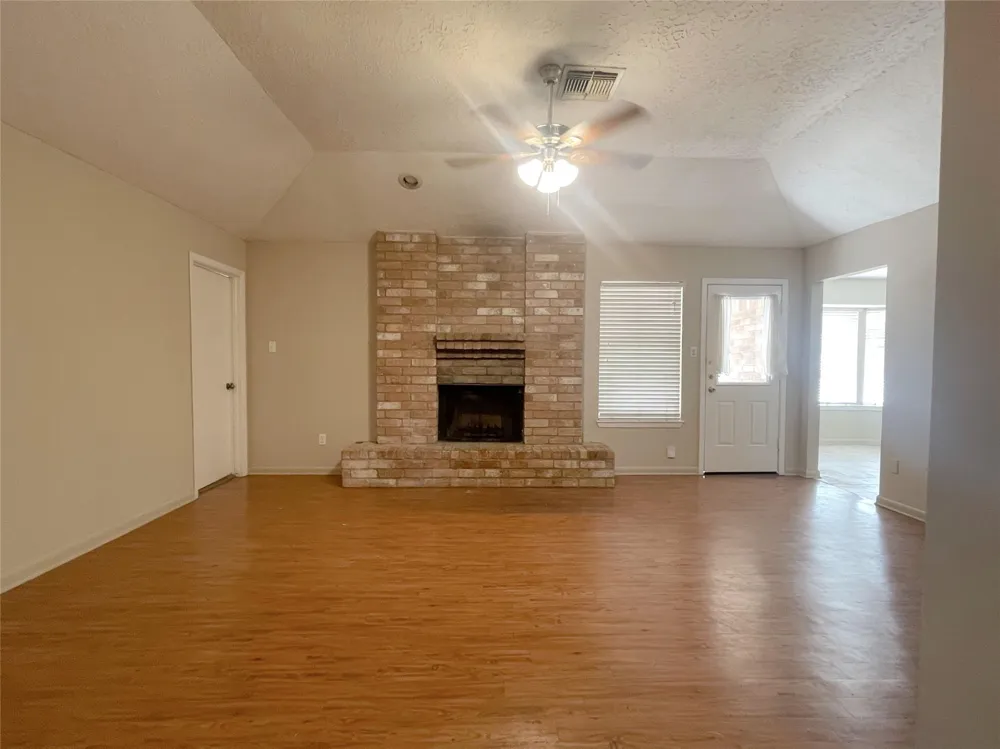 1922 Havenhouse Spring, TX 77386