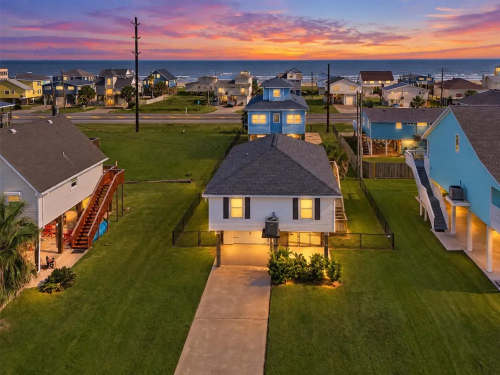 21531 Zachary Galveston, TX 77554