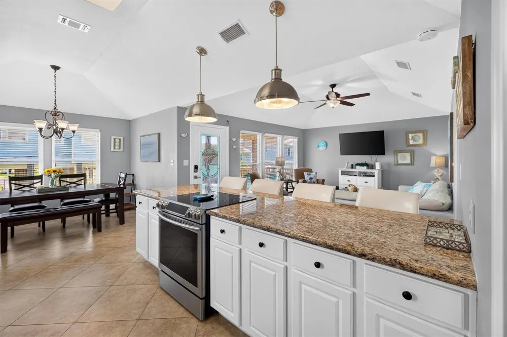 21531 Zachary Galveston, TX 77554