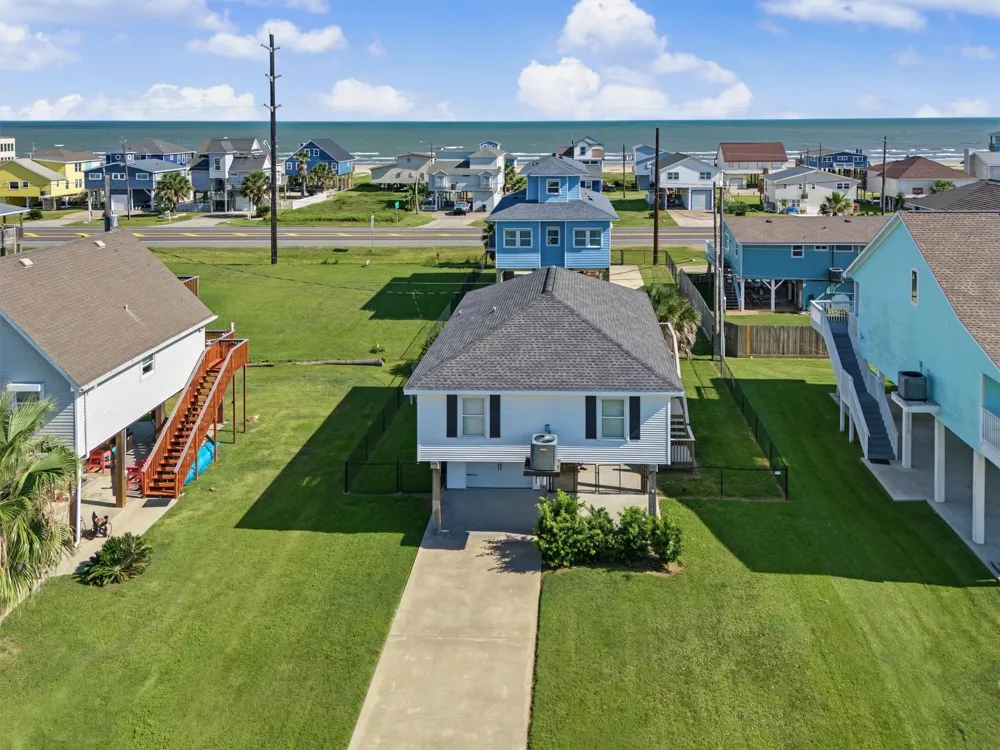 21531 Zachary Galveston, TX 77554
