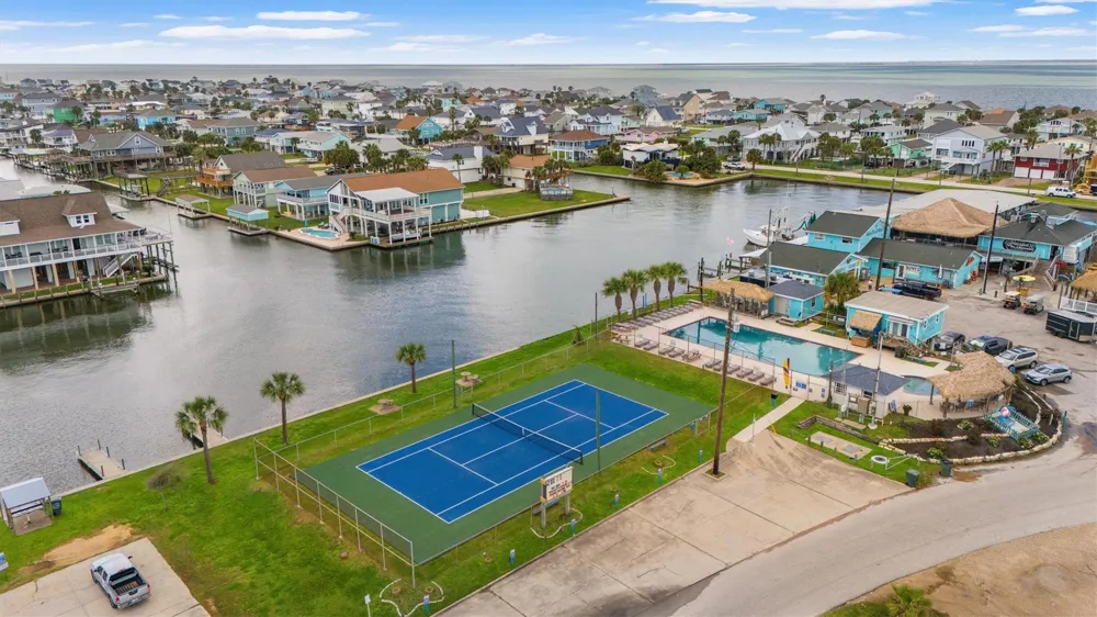 21531 Zachary Galveston, TX 77554