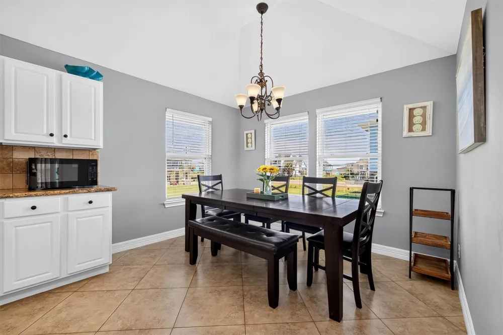 21531 Zachary Galveston, TX 77554