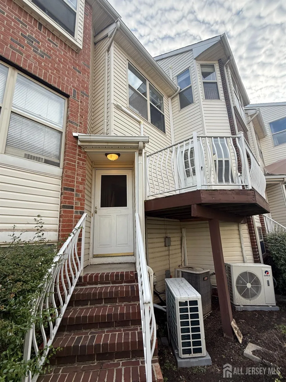 730 Harbortown Boulevard Perth Amboy, NJ 08861