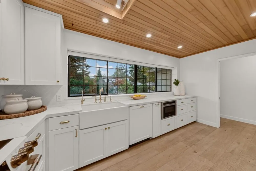 1215 Eva Avenue Los Altos, CA 94024