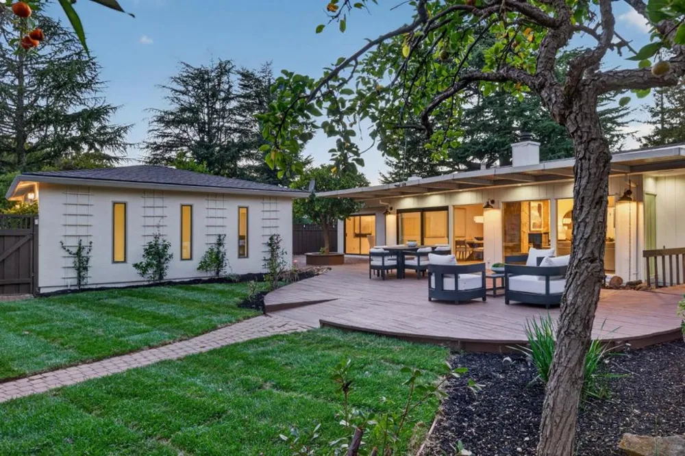 1215 Eva Avenue Los Altos, CA 94024
