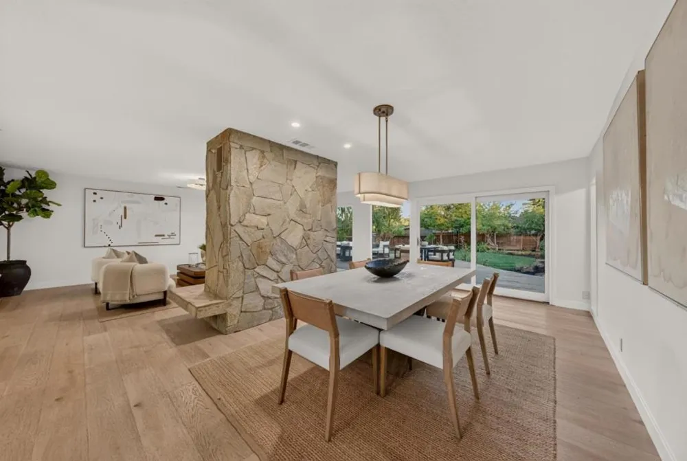 1215 Eva Avenue Los Altos, CA 94024