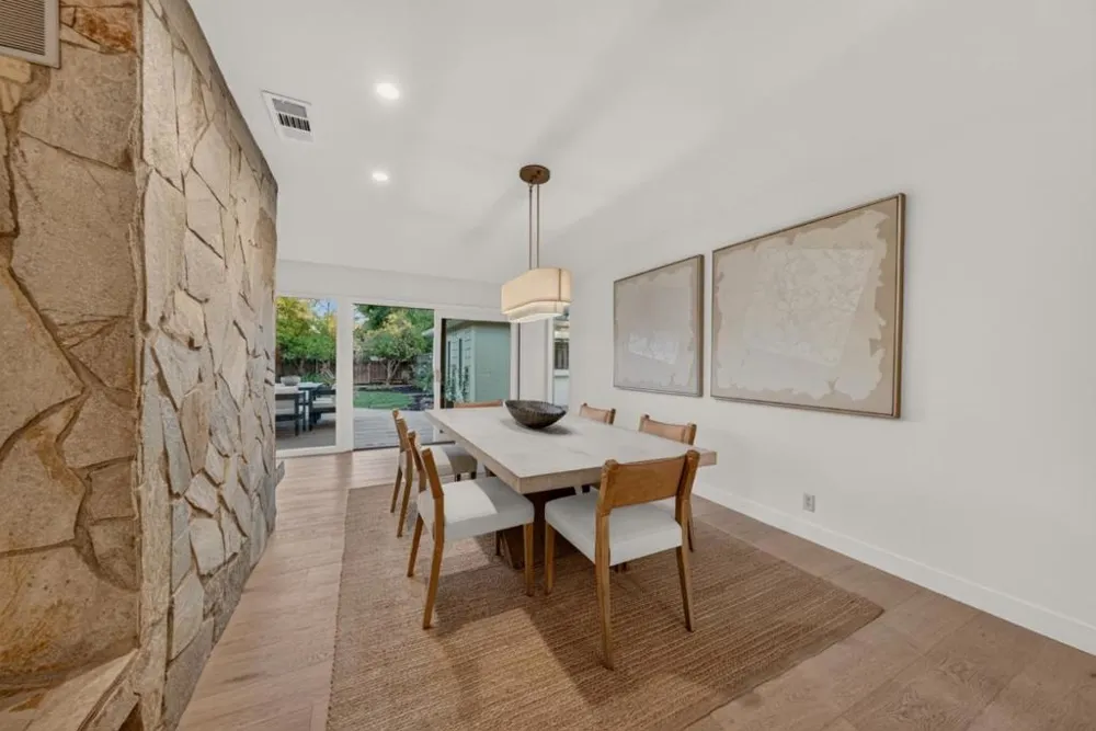 1215 Eva Avenue Los Altos, CA 94024