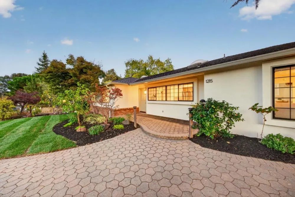 1215 Eva Avenue Los Altos, CA 94024
