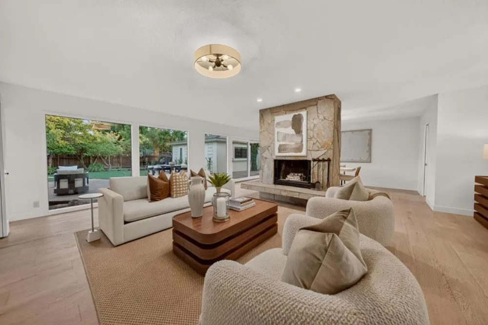 1215 Eva Avenue Los Altos, CA 94024