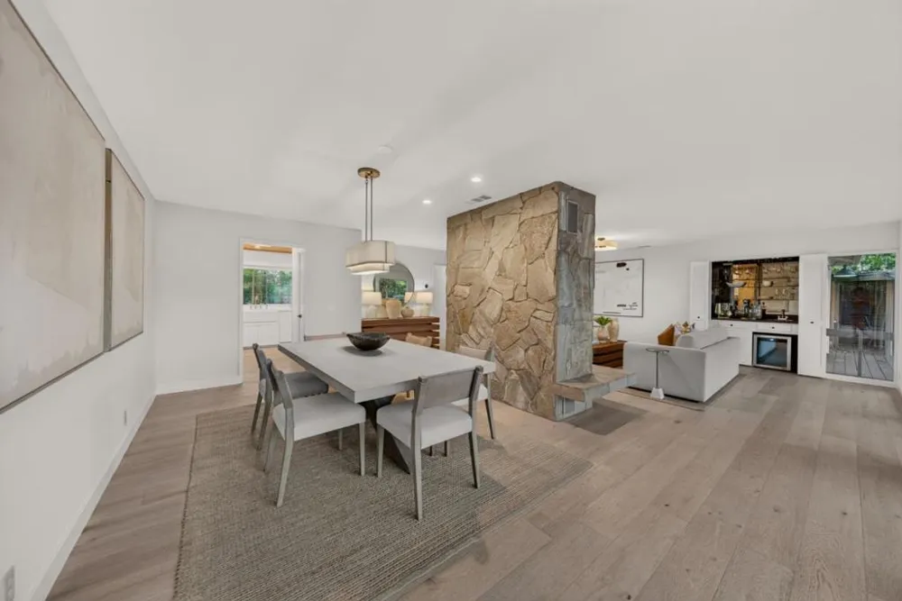 1215 Eva Avenue Los Altos, CA 94024