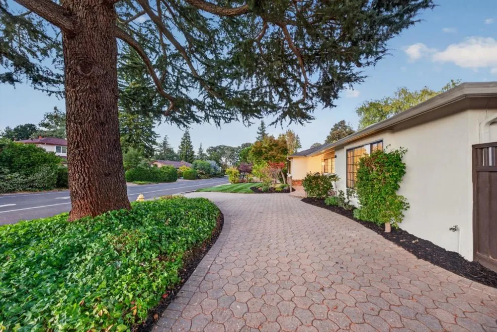 1215 Eva Avenue Los Altos, CA 94024