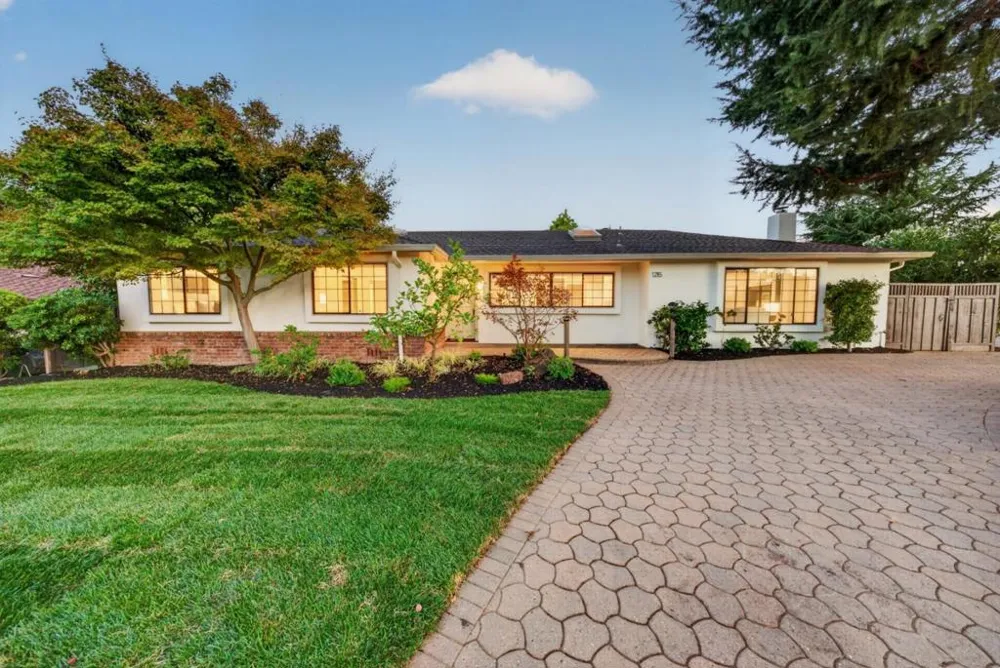 1215 Eva Avenue Los Altos, CA 94024