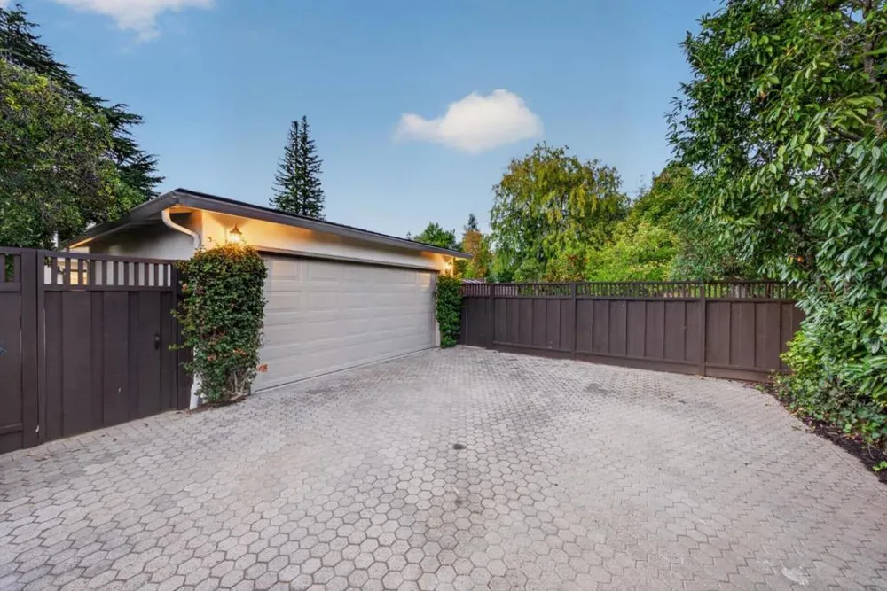 1215 Eva Avenue Los Altos, CA 94024