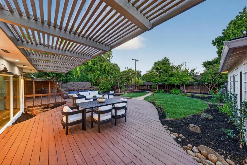 1215 Eva Avenue Los Altos, CA 94024