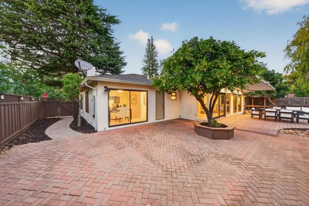 1215 Eva Avenue Los Altos, CA 94024