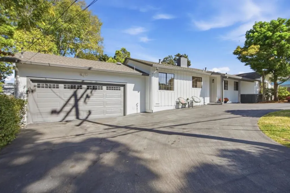 3402 Hillcrest Drive Belmont, CA 94002