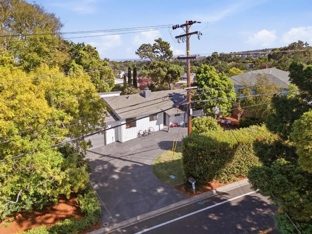 3402 Hillcrest Drive Belmont, CA 94002