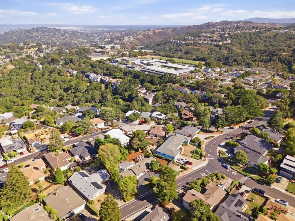 3402 Hillcrest Drive Belmont, CA 94002