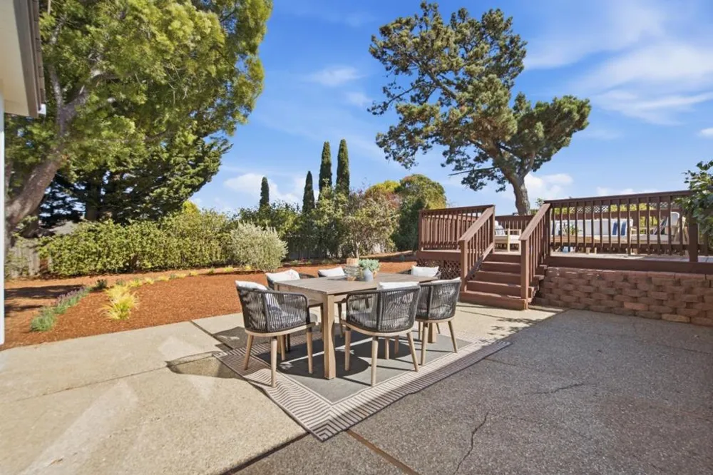 3402 Hillcrest Drive Belmont, CA 94002