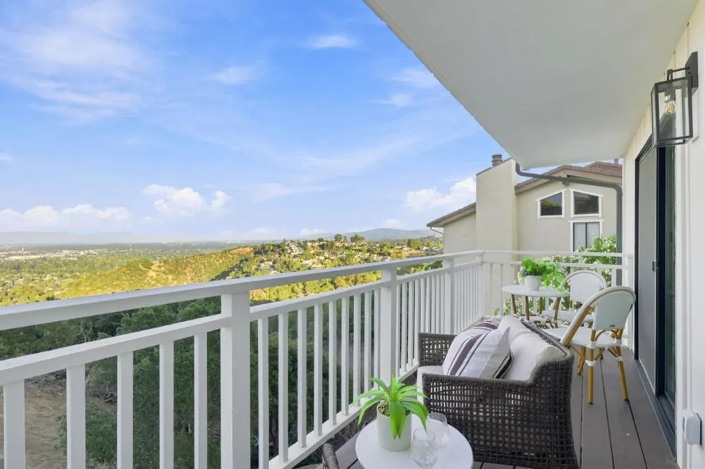 3291 Melendy Drive San Carlos, CA 94070