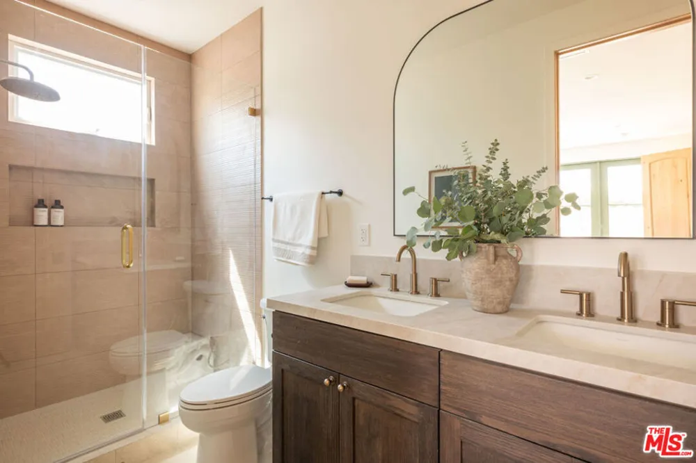 1062 Beverly Way Altadena, CA 91001
