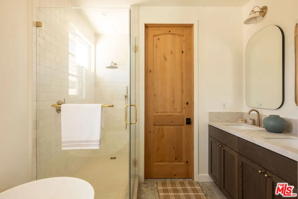 1062 Beverly Way Altadena, CA 91001