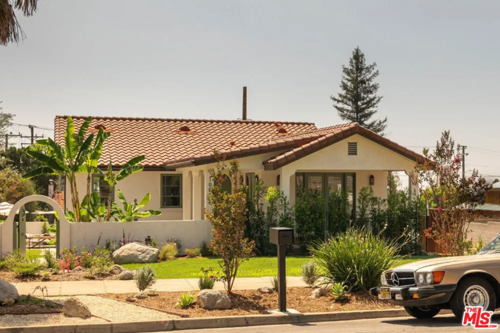 1062 Beverly Way Altadena, CA 91001