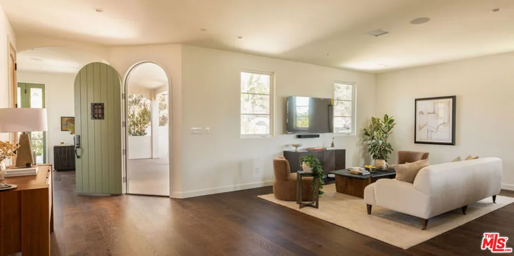 1062 Beverly Way Altadena, CA 91001