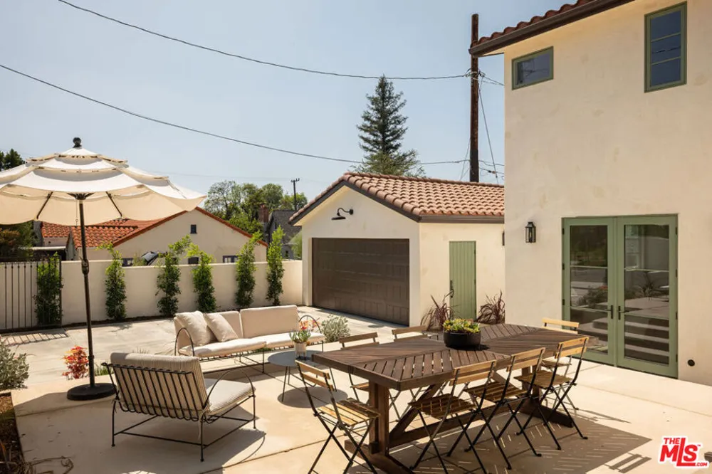 1062 Beverly Way Altadena, CA 91001