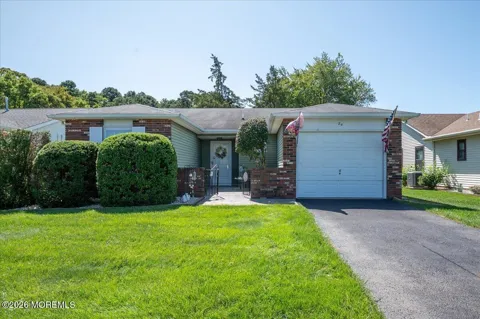 84 Everest Drive S