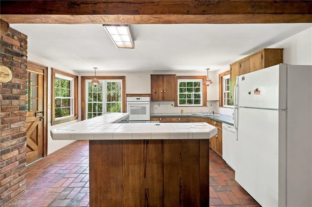 345 Lindley Avenue Asheboro, NC 27203