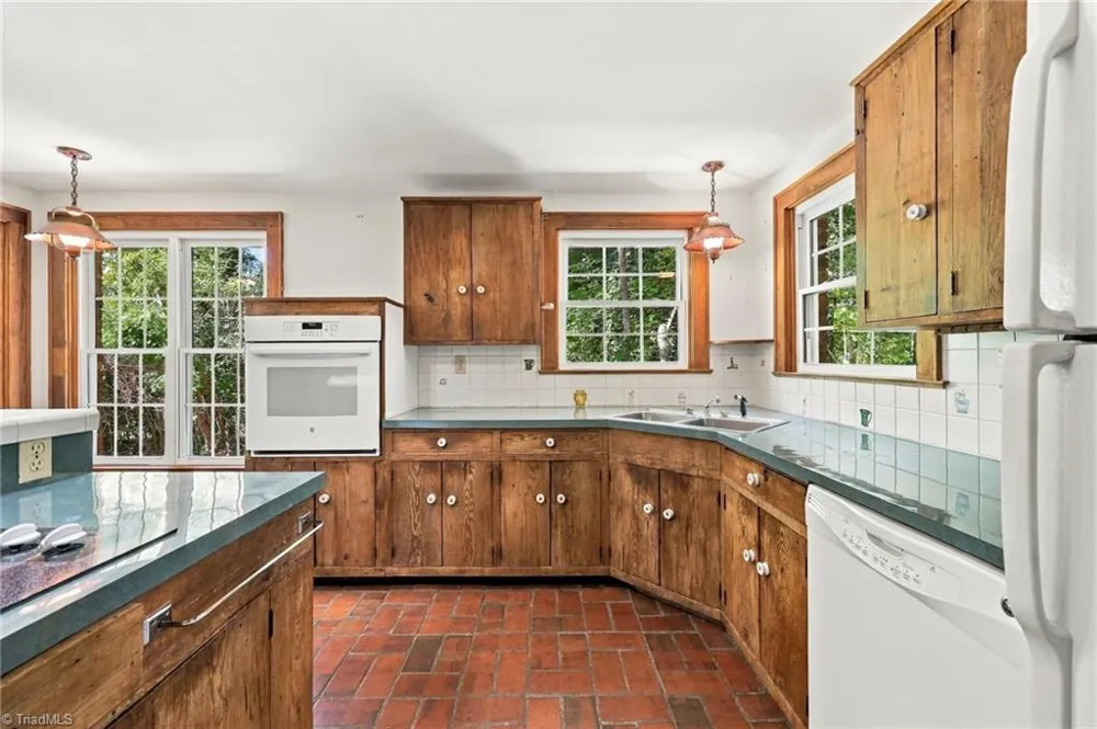 345 Lindley Avenue Asheboro, NC 27203